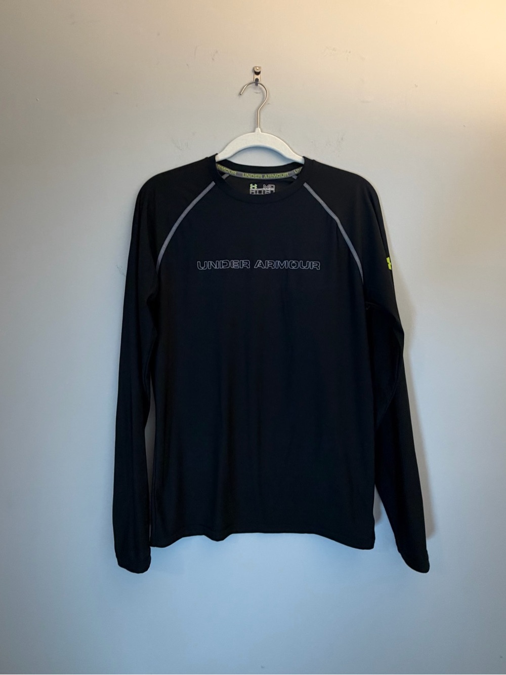 Under Armour Men’s Black Long-Sleeve Athletic Tee with Gray Accents